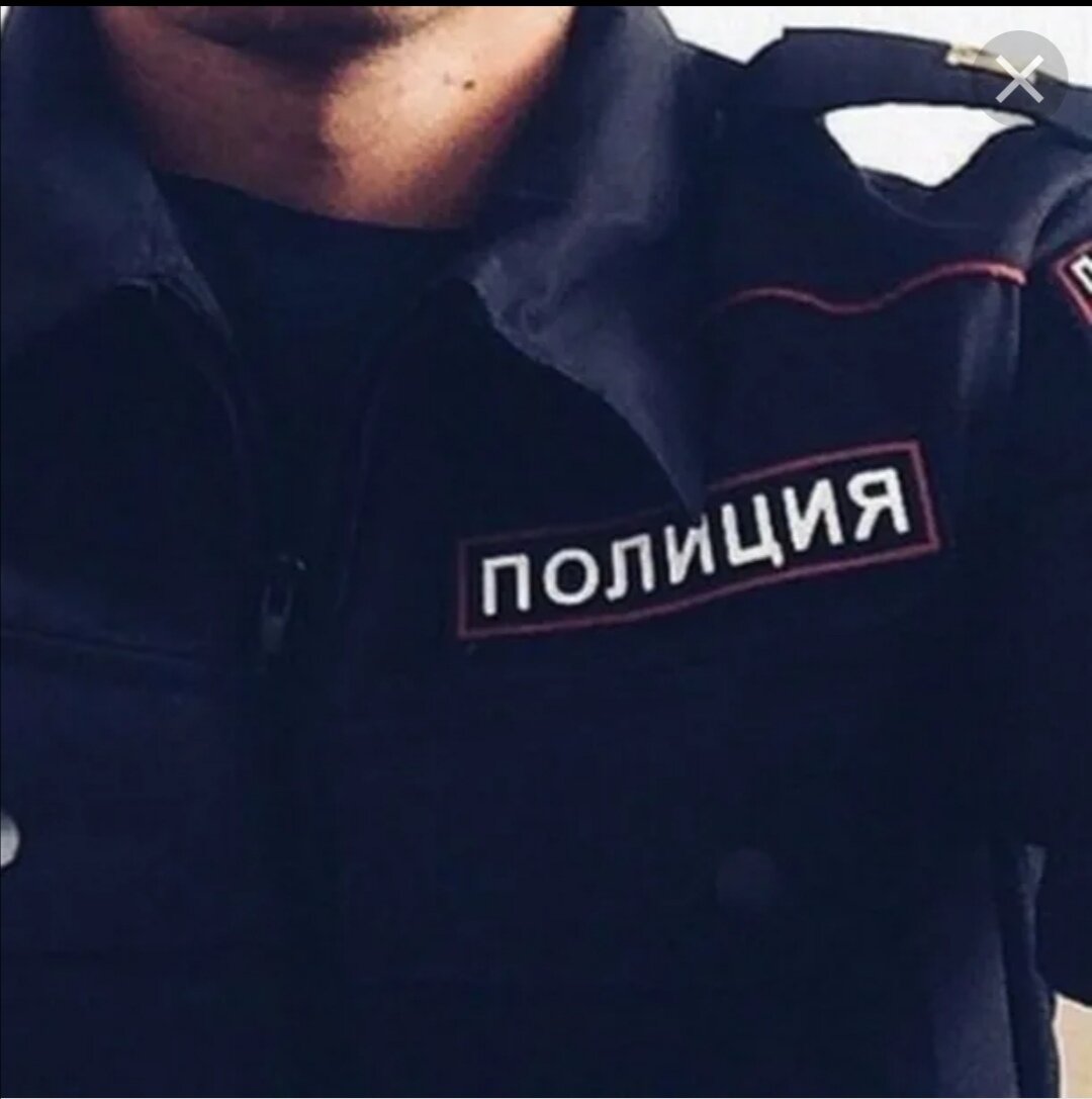 Парень полицейский без лица