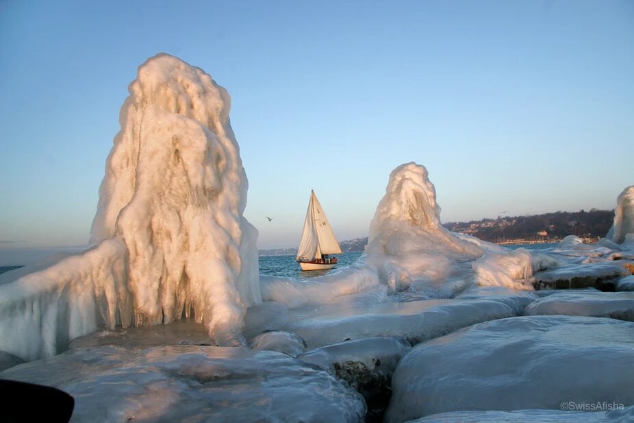 Аномально низкая температура и штормовой ветер на Женевском озере в 2021 году / Фото: Mike Gorsky