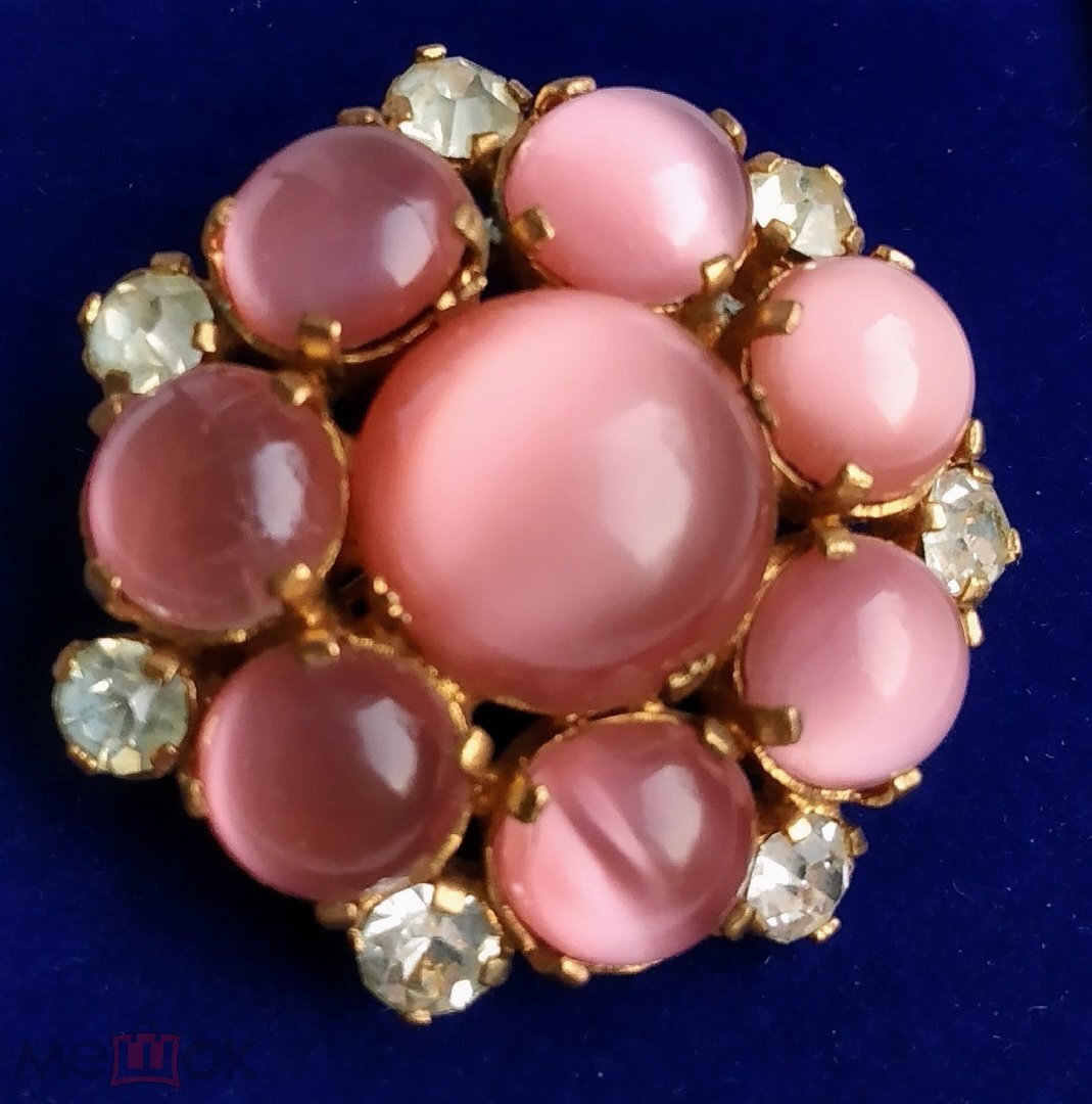 Брошь " Розовый Закат ". Опалитовое стекло. НЕЧАСТАЯ. Фото из открытых источников.  