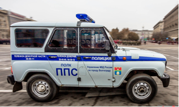 Патрульный автомобиль УАЗ Хантер ППС – автомобиль патрульно-постовой службы полиции, зарекомендовавший себя достойным наследником УАЗ-469Б. Милицейские спецавтомобили назывались УАЗ-469-АДЧ, УАЗ-469-АП и выпускались они именно на базе УАЗ-469Б. Поэтому не удиви-тельно, что на базе внедорожника Хантер создаются различные специальные автомобили УАЗ, в том числе и для полиции. Патрульный автомобиль УАЗ Хантер повсеместно использует-ся для патрулирования городских улиц и охраны общественного порядка. 
