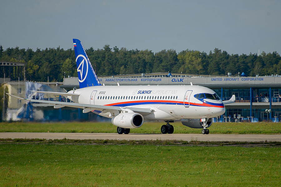 SSJ 100
