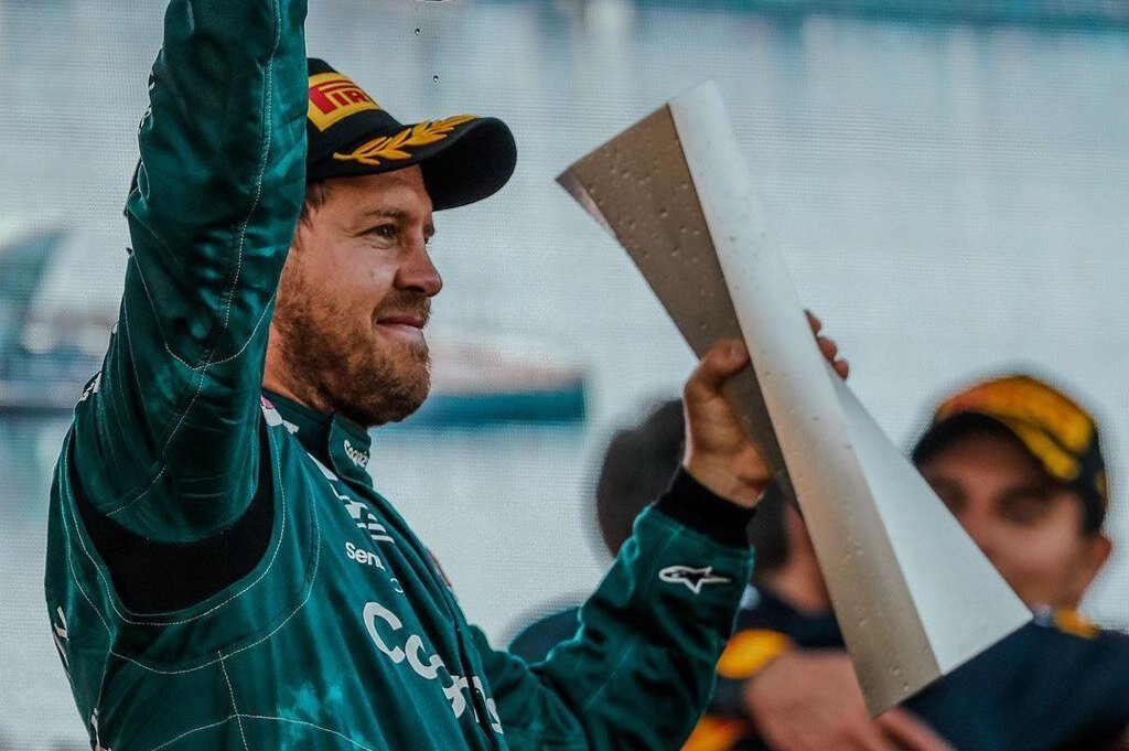     Четырехкратный чемпион мира Себастьян Феттель уходит из «Формулы-1», чтобы посвятить себя отцовству