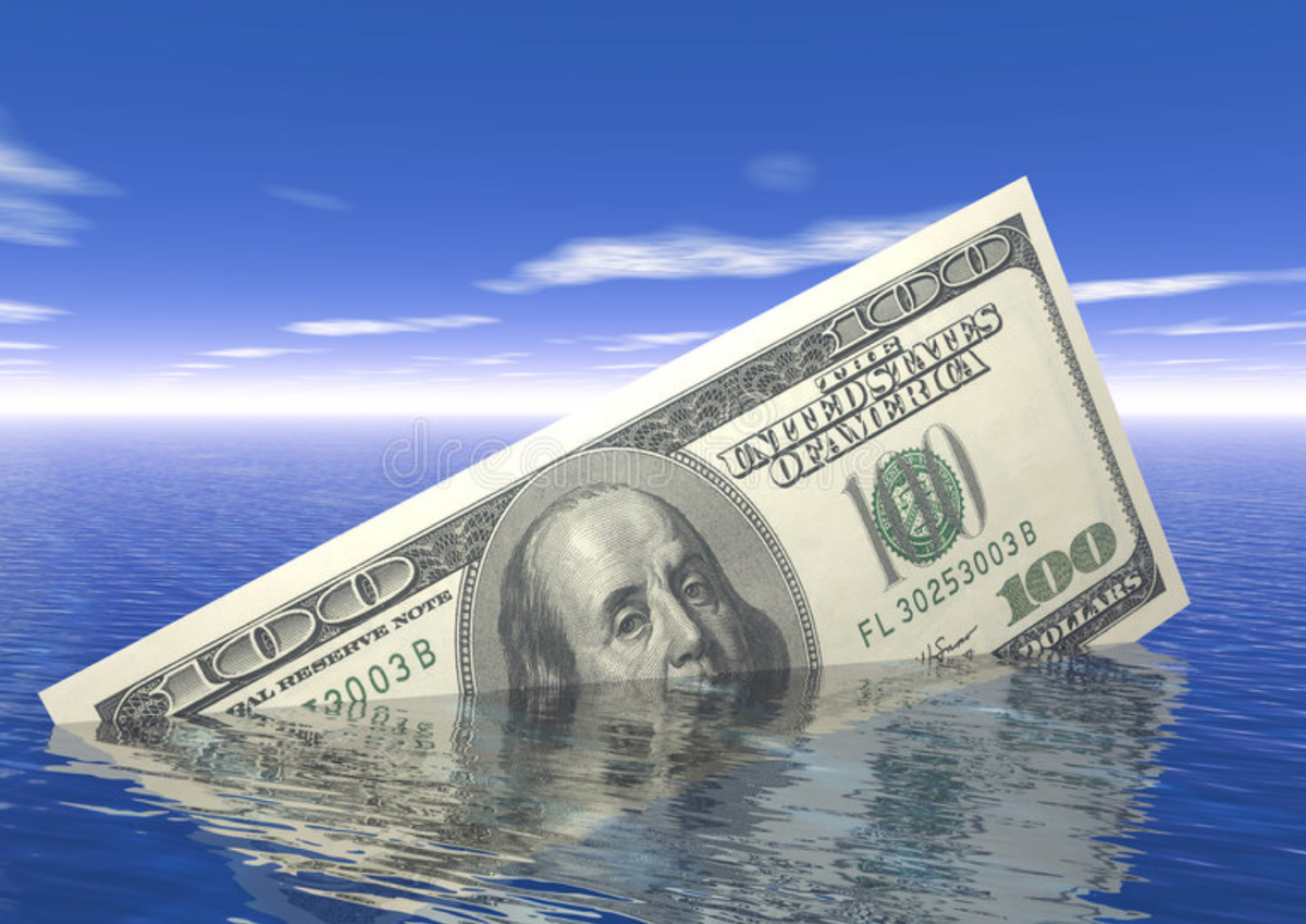 картинка тонущего доллара. доллар к тону. деньги доллары. 100 долларов. чел с долларом.