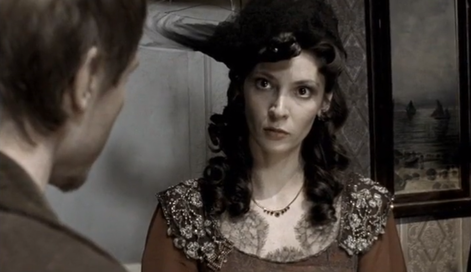 Кадр из сериала "Идиот", 2003 год