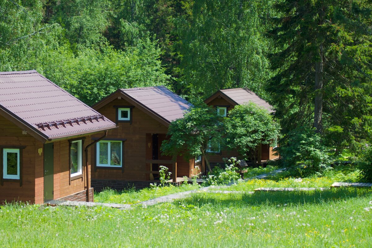 Гостевые домики в туристическом комплексе "Нарым"