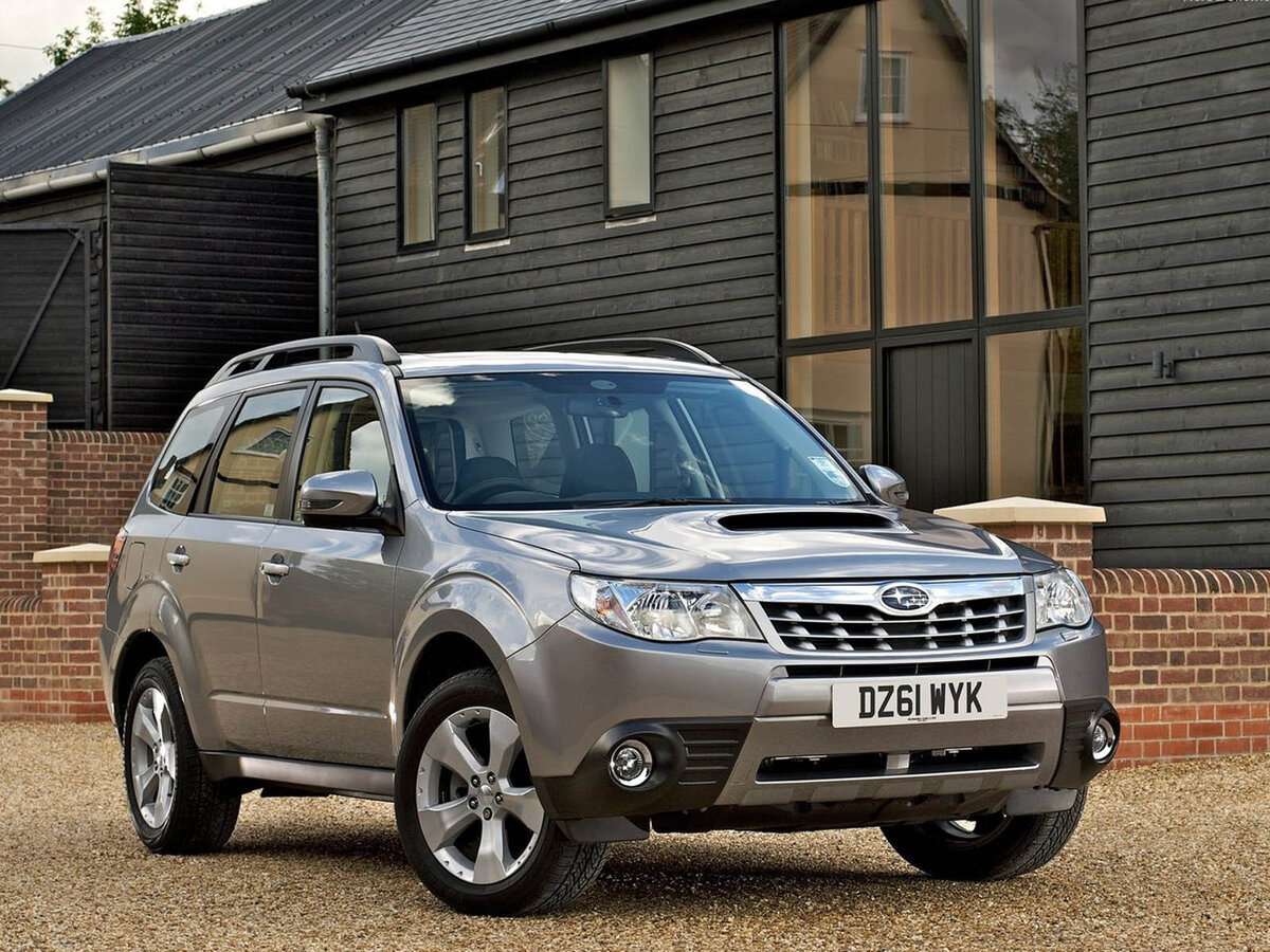 Купить Subaru Forester 2007 - 2013г Дефлектор капота (Мухобойка) в Красноярске п