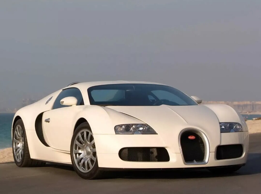 Bugatti Veyron (2005) 

