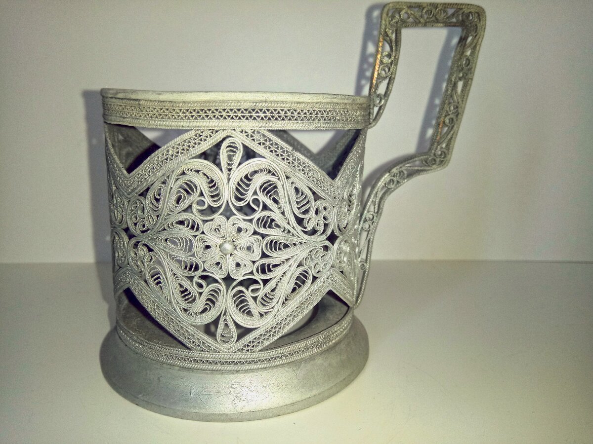 Как говорится, в профиль и в анфас.