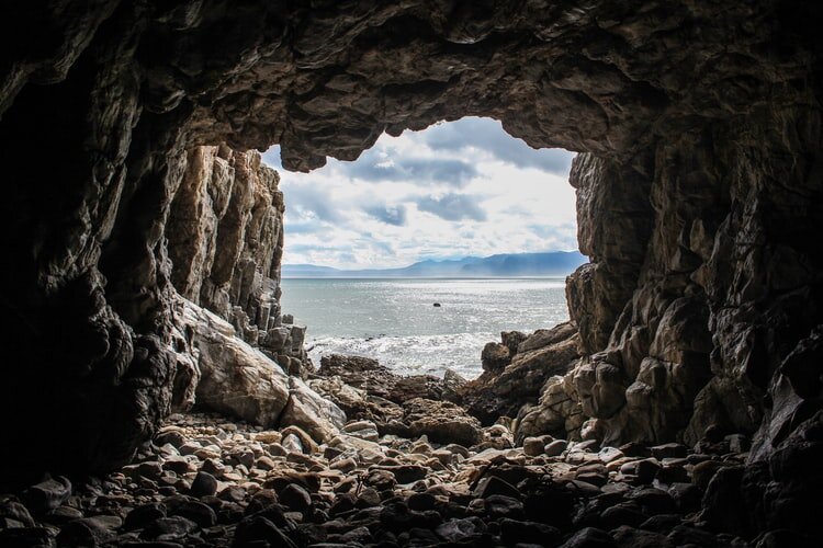 https://unsplash.com/s/photos/cave 