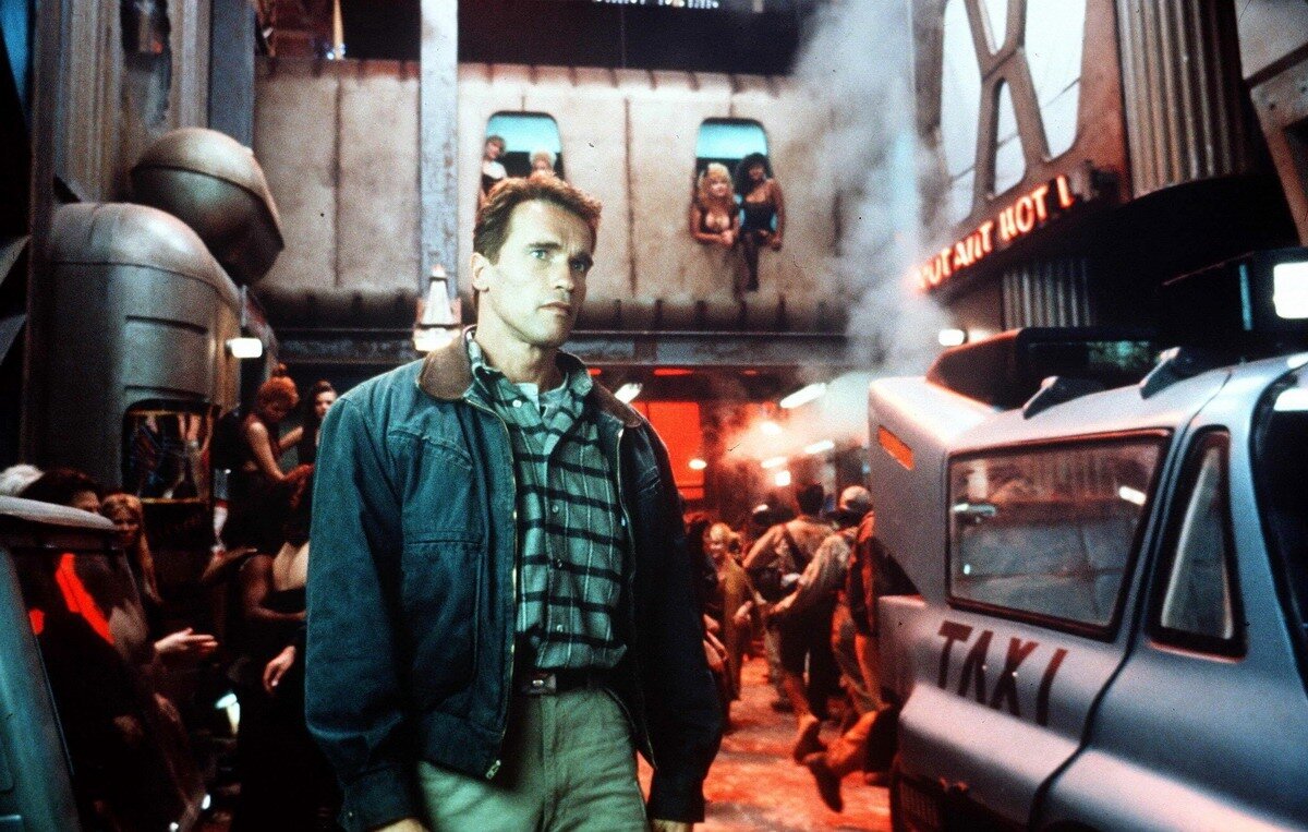 Кадр из фильма «Вспомнить все», 1990 год