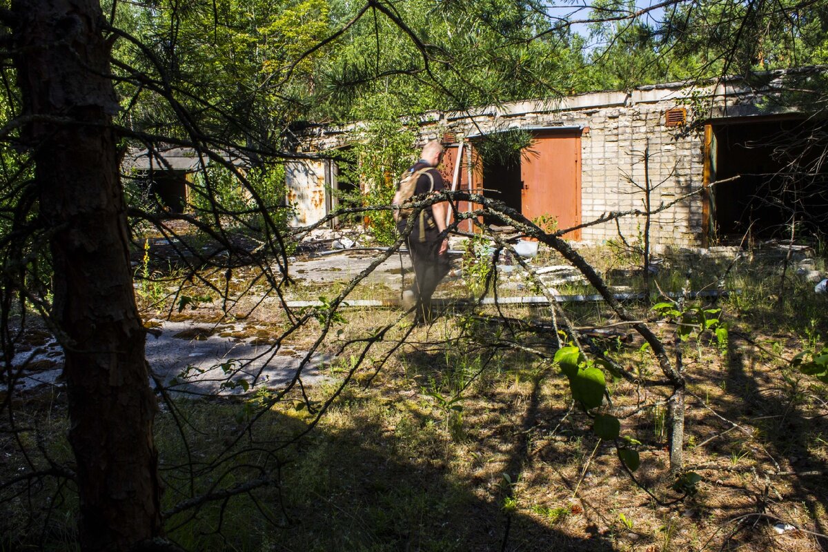 Заброшенные гаражи в Припяти и что там осталось в наши дни: новый обзор - фото и видео
