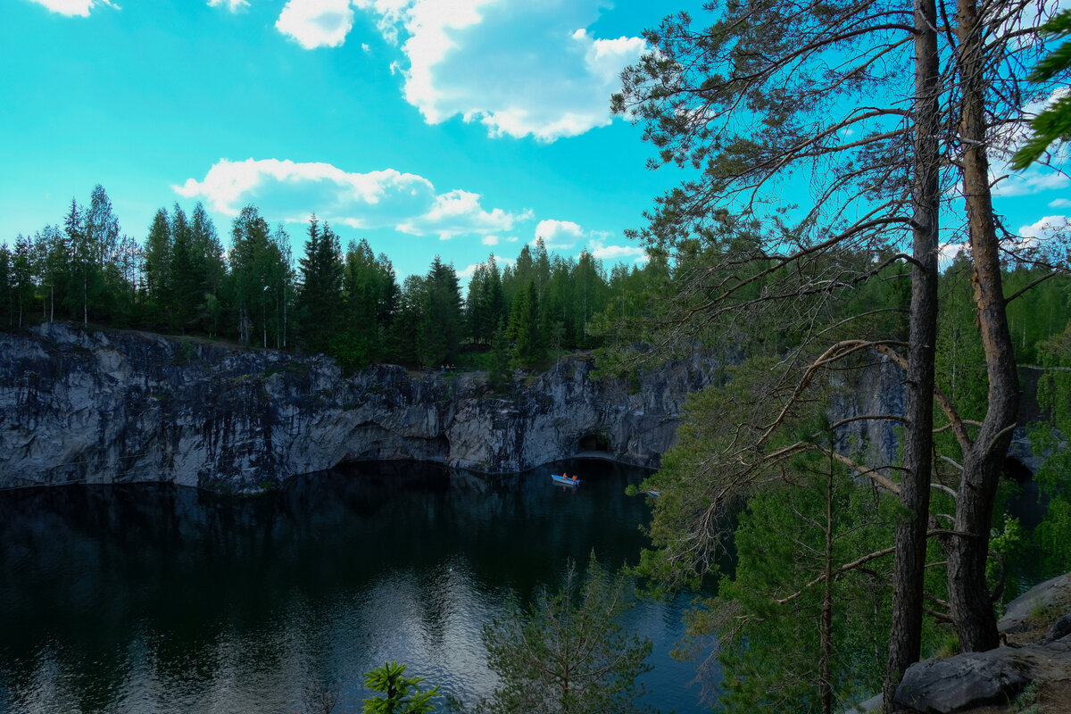 Фото парка рускеала. Горный парк Рускеала. Мраморный каньон Рускеала. Карелия озеро Рускеала. Мраморный каньон Рускеала Республика Карелия.