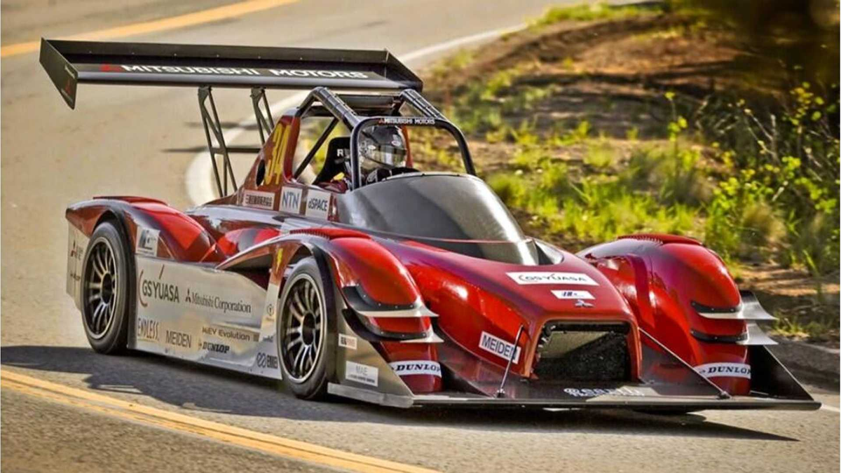 Обновленная модель предназначенная для участия в спортивных соревнованиях по подъему на вершину горы Пайкс Пик.