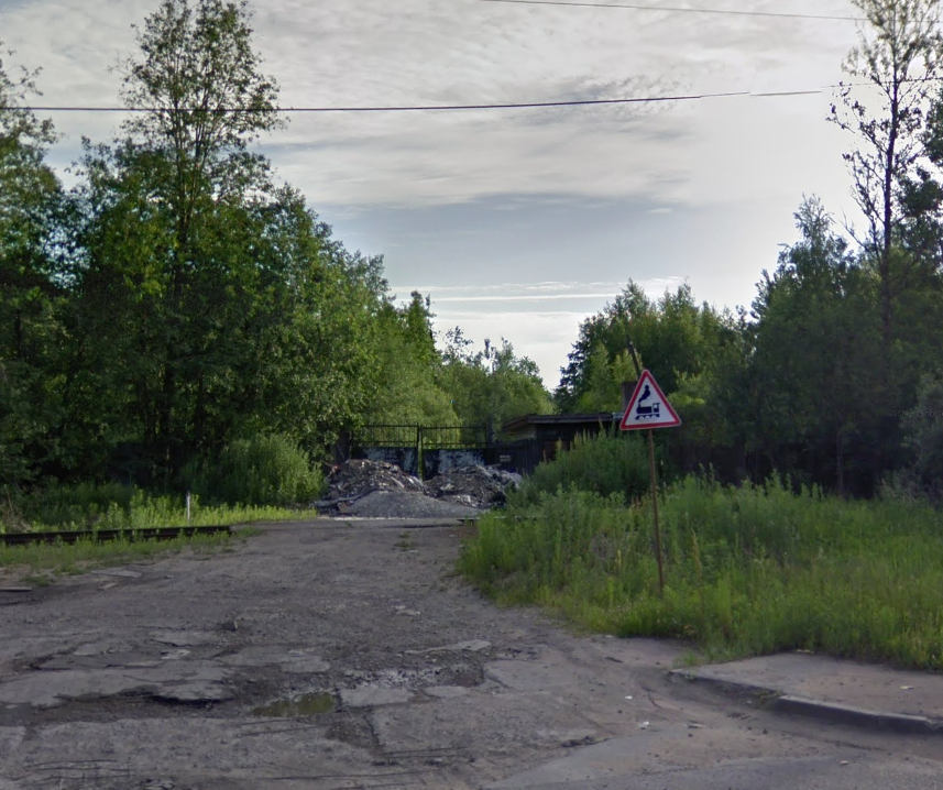 Так сейчас выглядят ворота , которые вели к декорациям