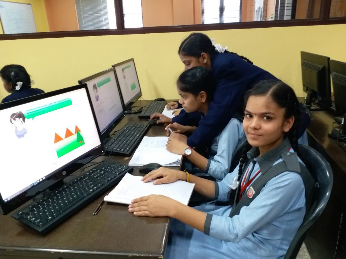 Компьютерный класс школы