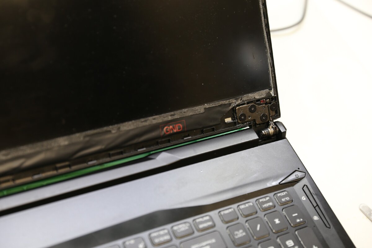 Процесс восстановления крепления крышки GL75.