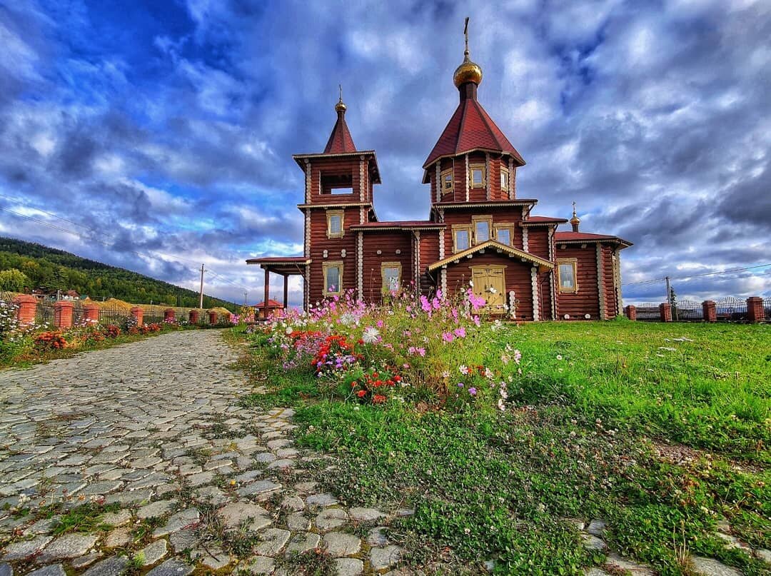 Аутентичная деревянная церковь Успения Пресвятой Богородицы. Маук, Челябинская область.