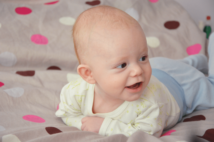 источник: https://2nlsnb2fe1ed2nm0us28io0z-wpengine.netdna-ssl.com/wp-content/uploads/2016/03/Developing-Babies-What-to-Expect-at-3-Months-Old.png