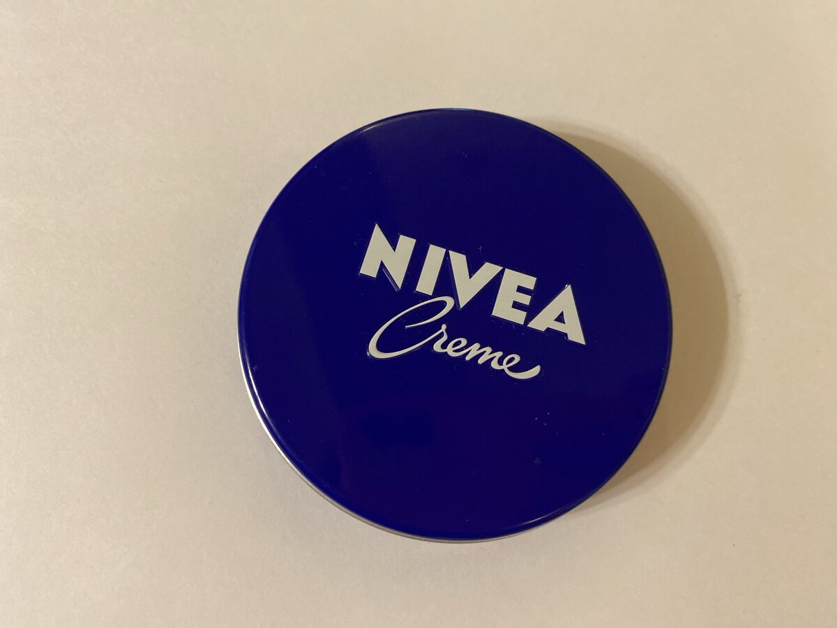 Фото моего нивеевского крема, та самая шайбочка