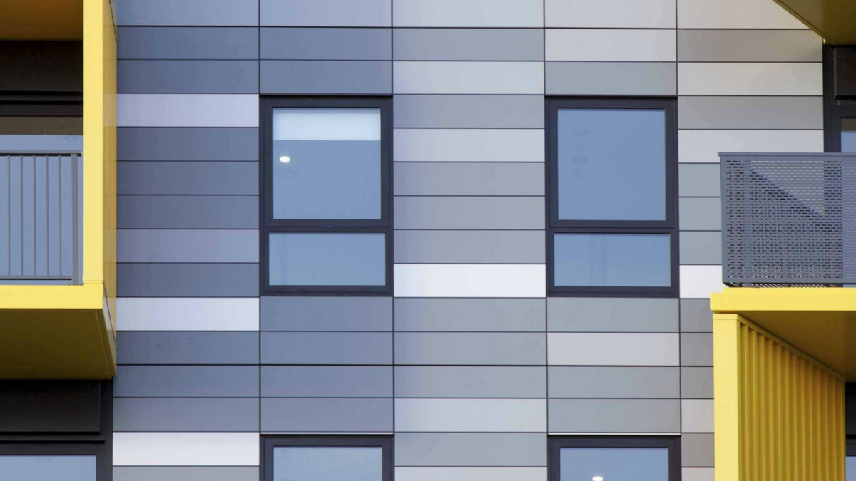 Пример композитной панели на лицевом фасаде здания