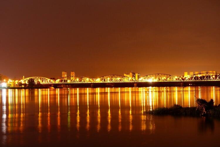 Любая картинка содержит в себе медиаданные