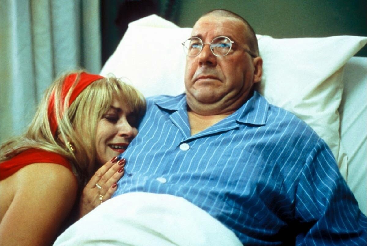 Кадр из фильма "Нашествие варваров", 2003 г.