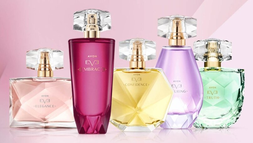 Утонченный Eve Elegance, магнетический Eve Truth, дарящий уверенность Eve Confidence, соблазнительный Eve Alluring и новый, многогранный аромат коллекции — Eve Embrace. Какой из них станет отражением твоей натуры и займет место в твоем сердце? А может быть, ты выберешь несколько ароматов и будешь менять их в зависимости от настроения? Решать тебе!

Долгожданная новинка коллекции — аромат Eve Embrace Подчеркивает женскую многогранность композицией с нотами малины, лепестками фиалки, ириса и абсолютом розы. В шлейфе янтарь, карамель и пачули.

Тип: цветочно-древесно-мускусный

верхние ноты: малина, ирис

ноты сердца: абсолют розы, розовый пион

шлейф: янтарь,пачули

Парфюмер: Гарри Фремон

Парфюмерный дом: Firmenich