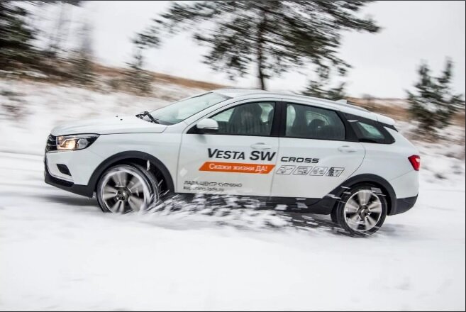 Lada Vesta SW Cross. Источник фото - https://zen.yandex.ru/media/dvizhok/testdraiv-lada-vesta-sw-cross-protiv-kia-rio-xline-i-skoda-rapid-vybiraem-konkurenta-vestauniversalu-za-850-000-r-5a5773a5f03173476573d459