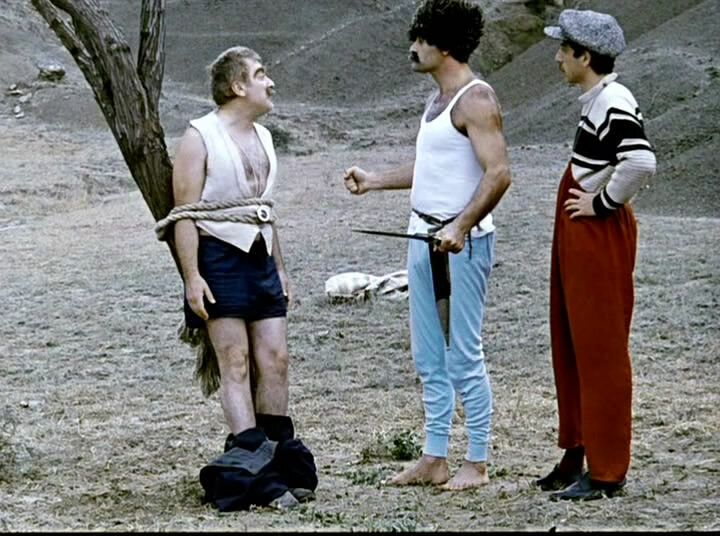 Кадр из фильма "Ожерелье для моей любимой" взят для иллюстрации из Яндекс Картинки.