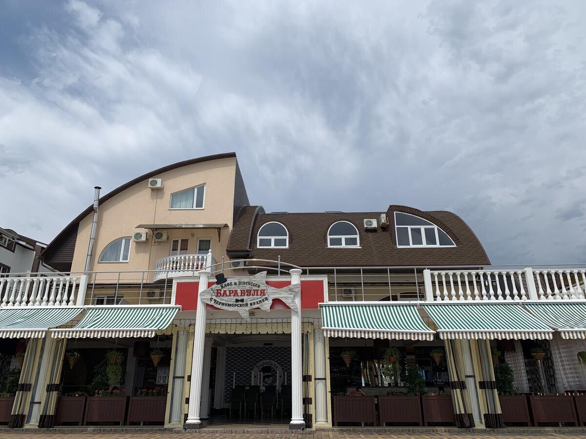 Краснодарский край, п. Новомихайловский, ул. Морская, 39