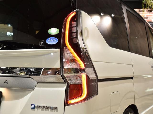 Nissan Serena E-Power с расходом в 3.8 литра заполонит рынок микроавтобусов в 2021 году.  Привет друзья! Я рад приветствовать вас на своем канале "Автомобильный эксперт".