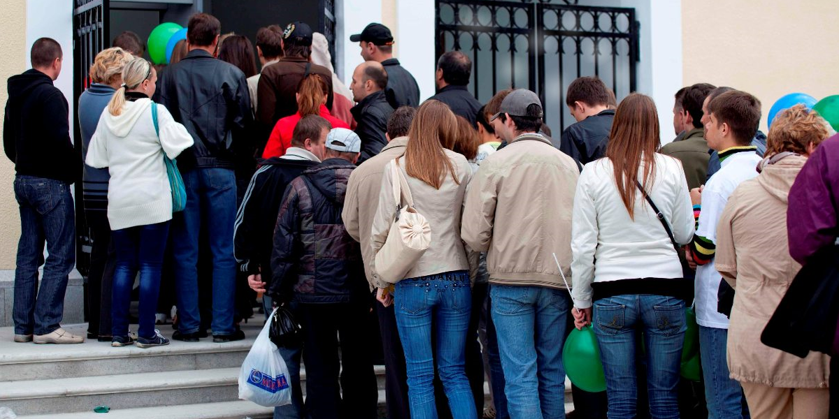 Не надо стоять в очереди! Заходите в интернет-магазин и без очереди покупайте.