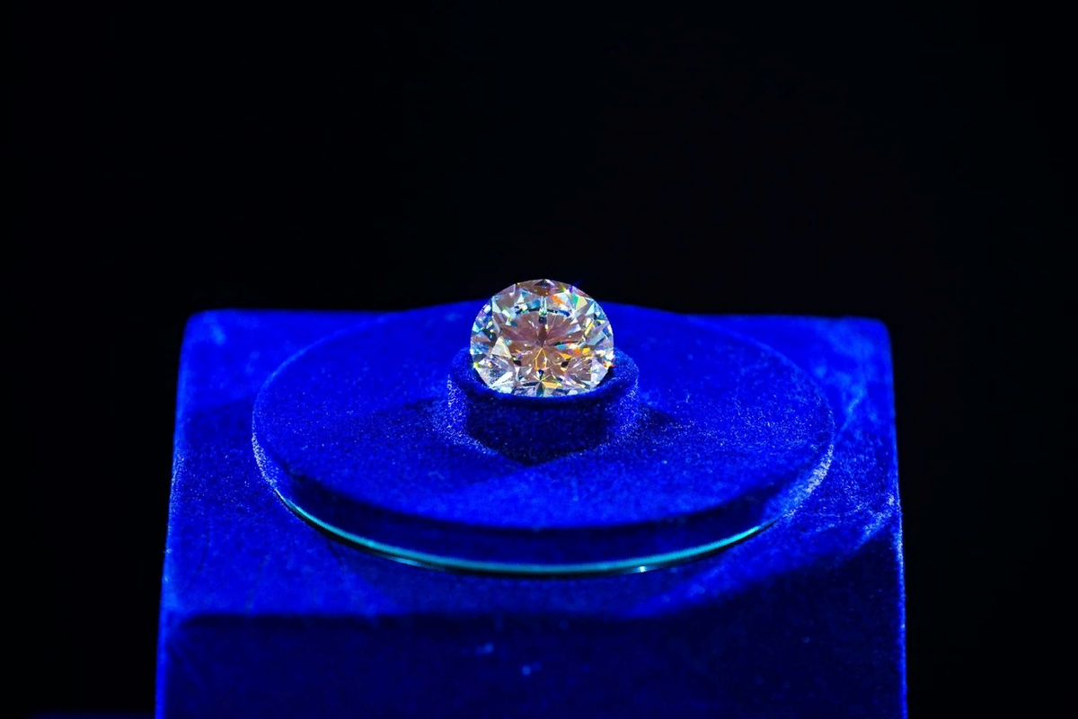  ALROSA -    ,         .-7