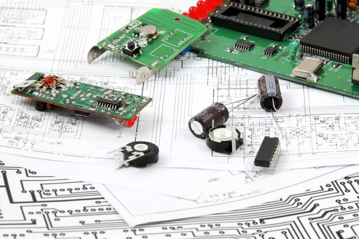 Сборка электронных устройств. Проектирование печатных плат. Электрическая плата. Электроника плата. Электронная микросхема.