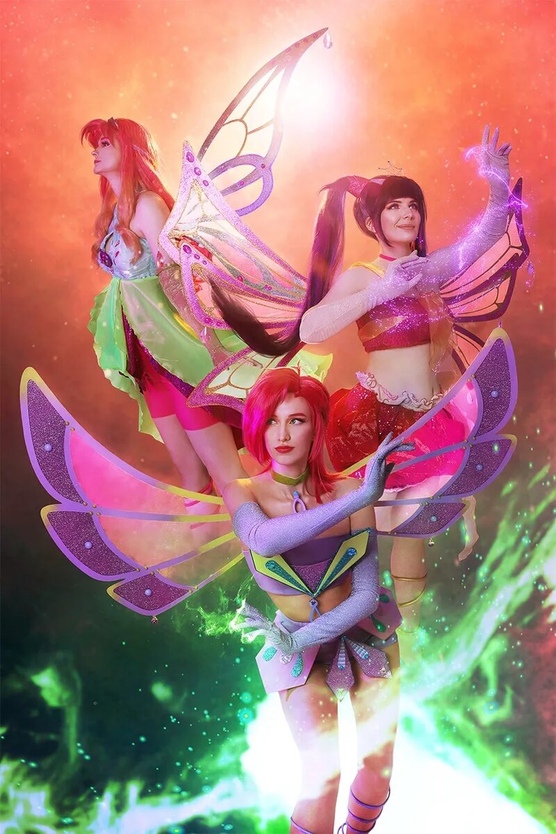 Муза, Текна, Рокси. Косплей на персонажей мультсериала «Клуб Винкс — Школа волшебниц». Источник: «ВКонтакте»   📷