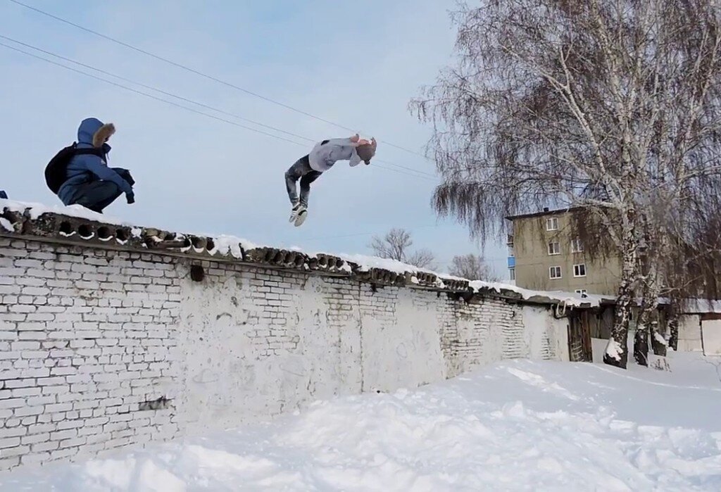Пацан паркурист