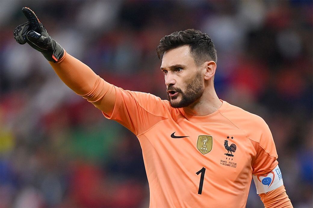 Вратарь франции по футболу. Lloris. Уго Льорис. Льорис футболист. Французский вратарь Льорис.