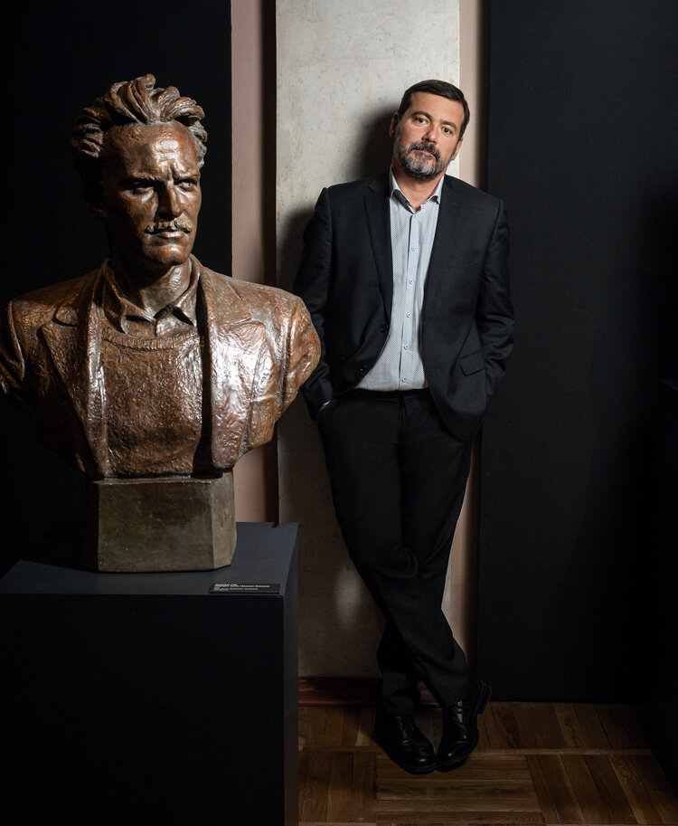 «Скульпторы изобразили своих современников и земляков – людей, жизнь которых хорошо знали, отсюда высокая простота образов». Илья Зайцев, заместитель генерального директора Музея Востока