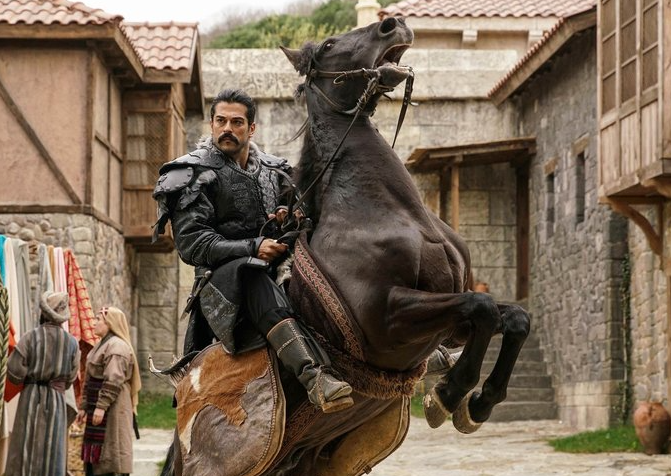 Бей, скрин из сериала "Великолепный век" https://moystambul.ru/malkochoglu-bali-bej-yarkij-geroj-velikolepnogo-veka/ 