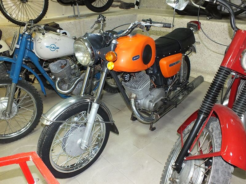    А ПС первых трёх лет выпуска до сих пор в цене у мотоэнтузиастов, потому что даже в 21 веке езда на них приносит массу удовольствия.Andshel, Wikipedia. CC3.0