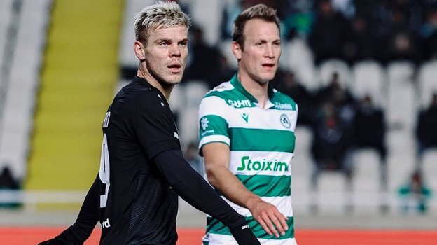    Александр Кокорин (слева).ФК «Арис»