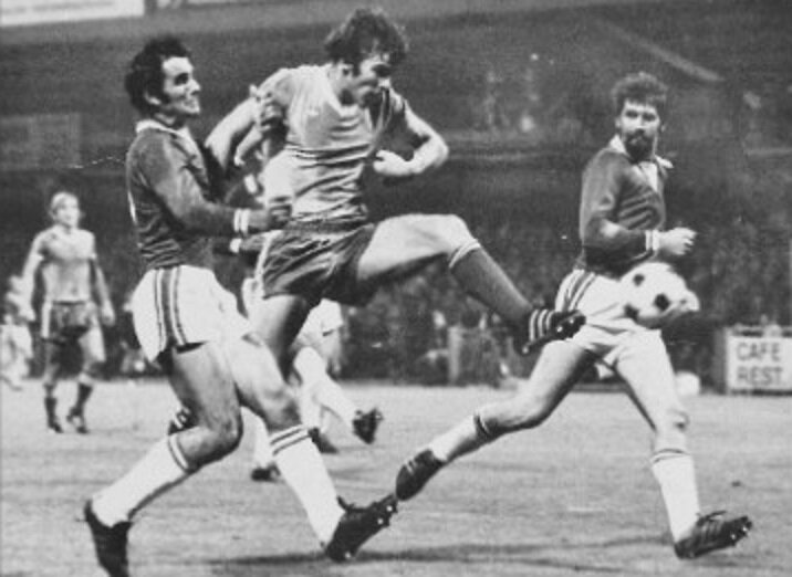 Первый матч АЗ в еврокубках, против Ред Бойз из Люксембурга состоялся в 1977-м году