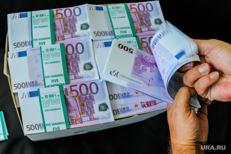    Политолог Александр Домрин считает, что Украина попытается не платить по долгам