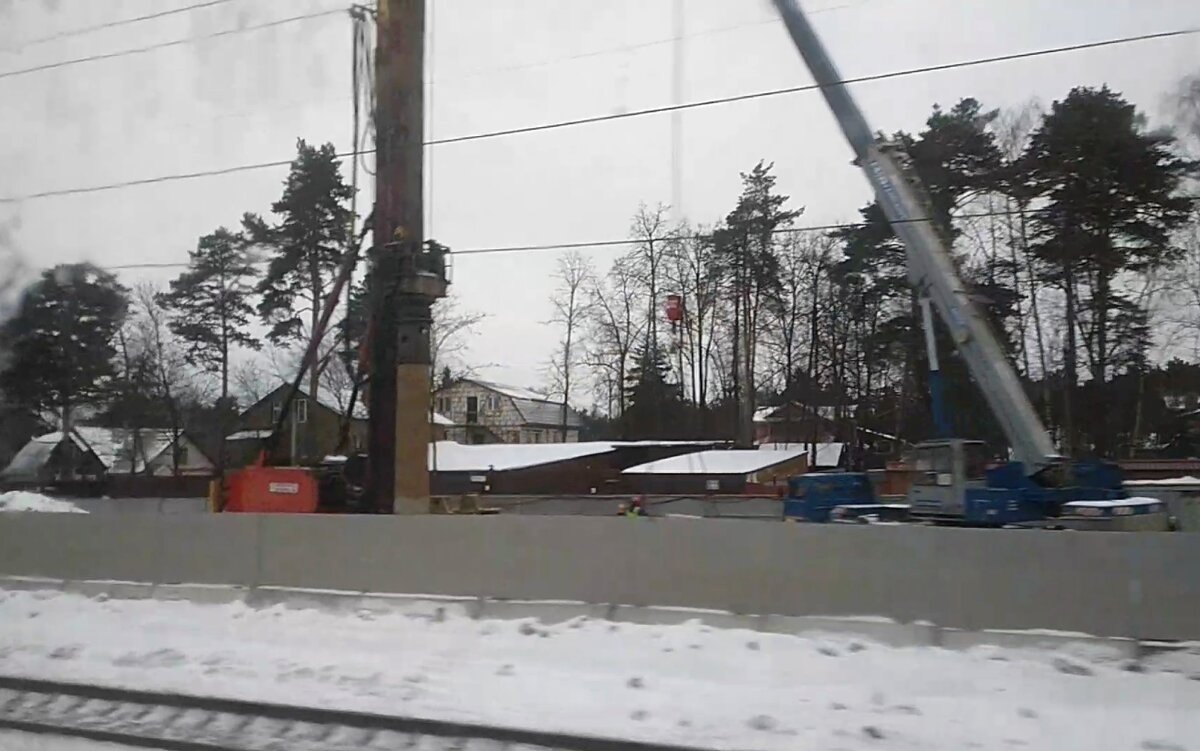 Начало работ с опорой №9 с другой стороны от ж. д. (ближе к ст. Быково), кадр из видео автора 