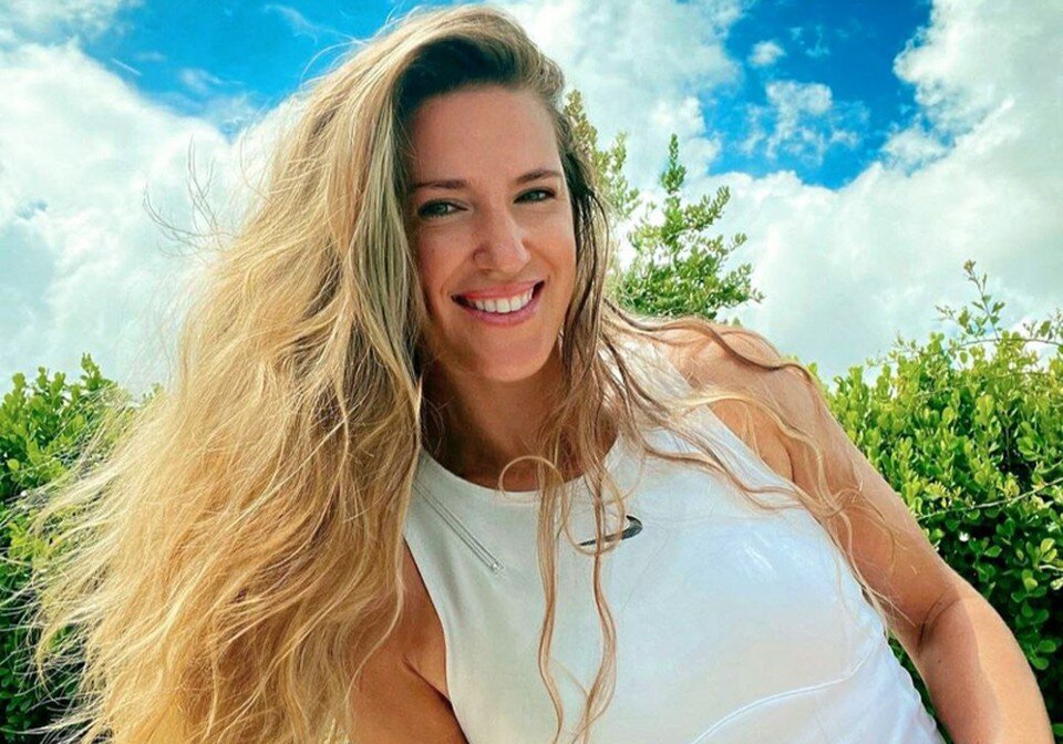     Азаренко в 2022 на Уимблдон не пустили и она снялась в традиционной для этого турнира форме. Фото: соцсети