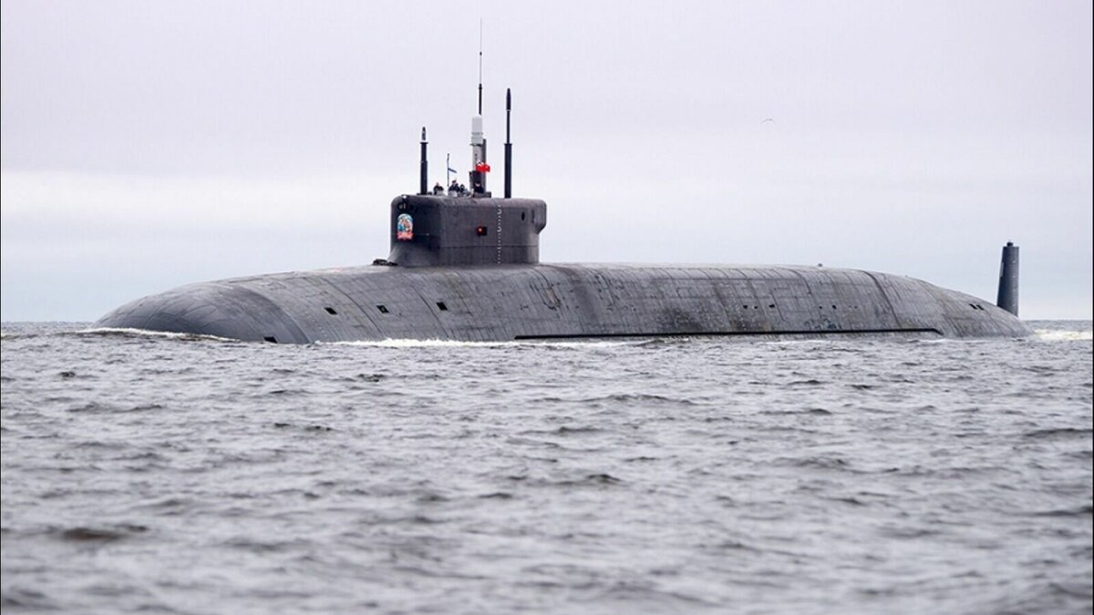     Американские разведслужбы зафиксировали небывалую активность российского подводного флота у берегов США. Есть опасения, что субмарины на борту несут ядерное оружие.