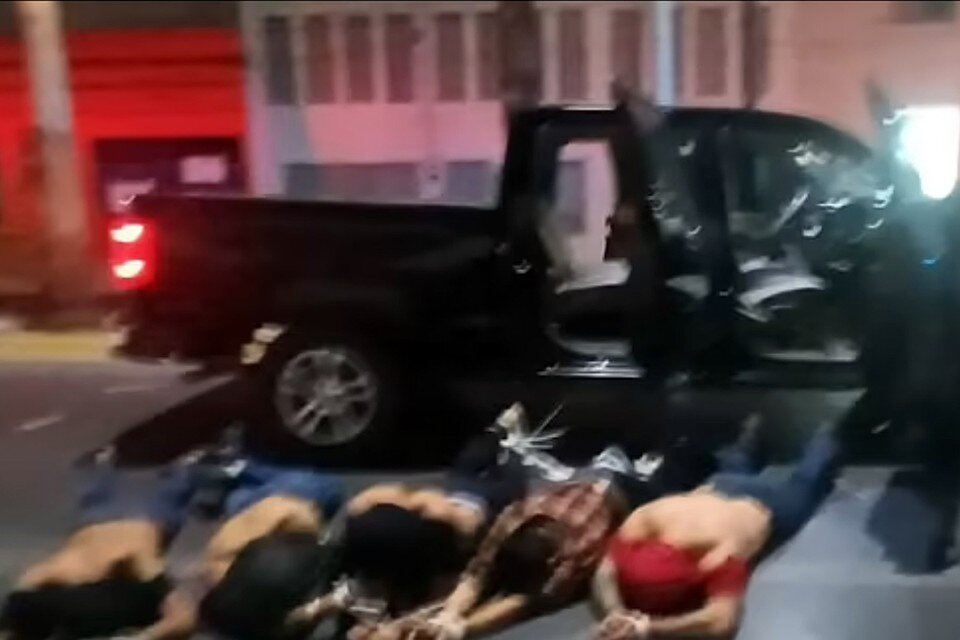     Виновников нашли связанными в машине, которая была в розыске