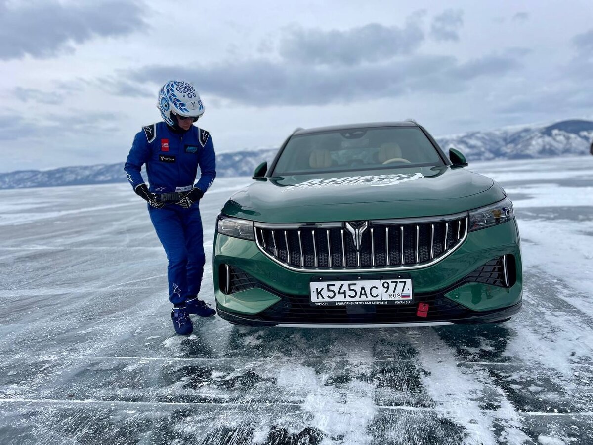 Электрокроссоверам предстояло в течение нескольких часов  двигаться по закольцованной трассе. А пилотам – равномерно ехать в одном  темпе, чтобы плавно расходовать энергию батареи.
