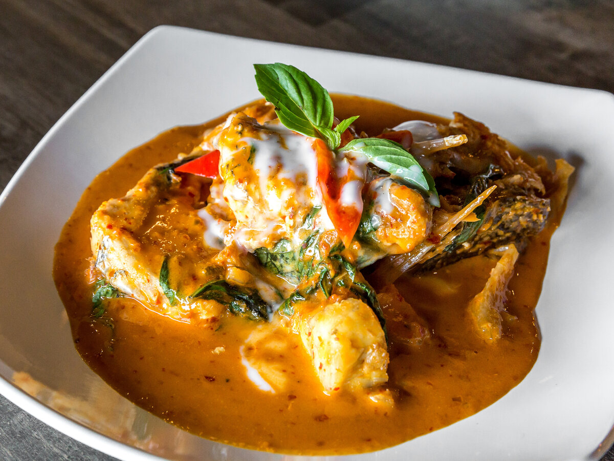 Как приготовить рыбу с пастой карри.