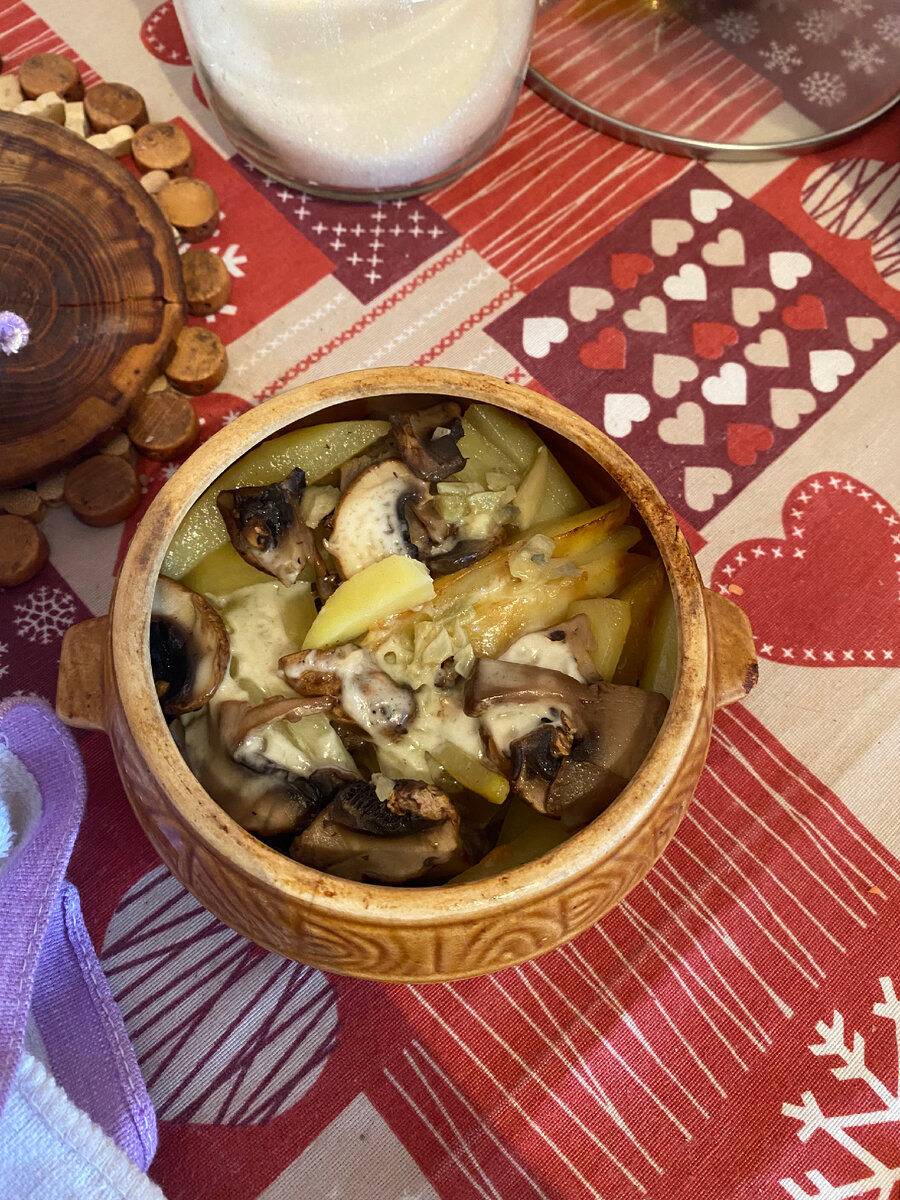 Картошка с грибами в горшочках в духовке рецепт